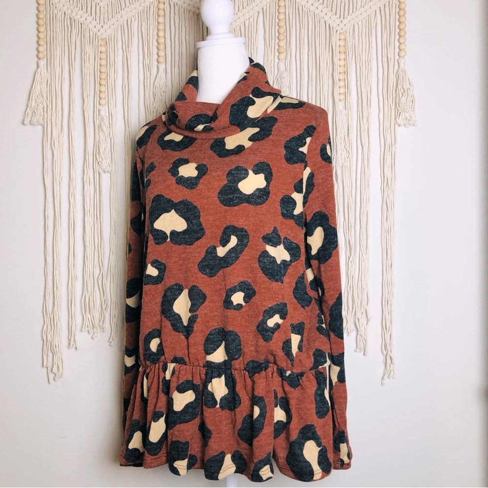 NWT Leopard Print Cowl Neck Top Ruffle Hem - Picture 4 of 10